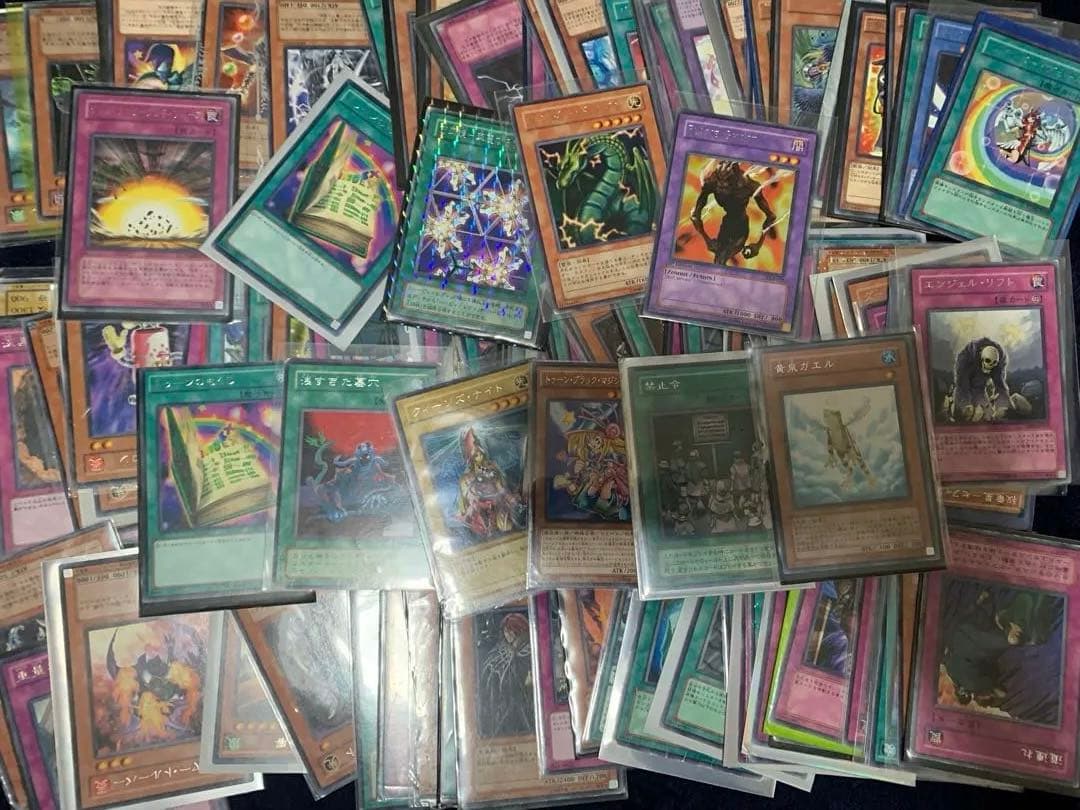 専用解除、遊戯王やデュエマ など8種類‼️弟の大量引退品（レア400枚