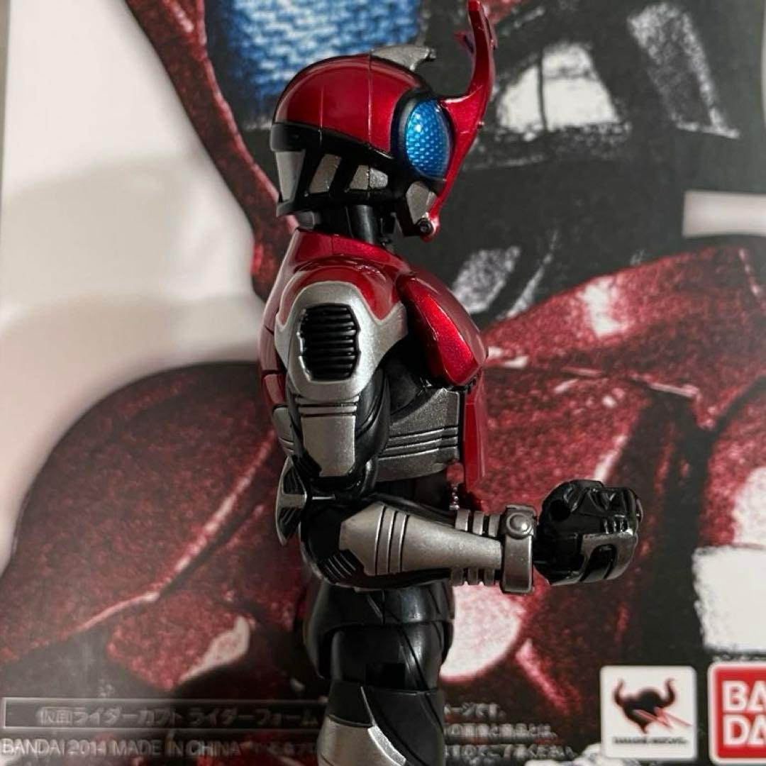 S.H.Figuarts（真骨彫製法） 仮面ライダーカブト ライダーフォーム