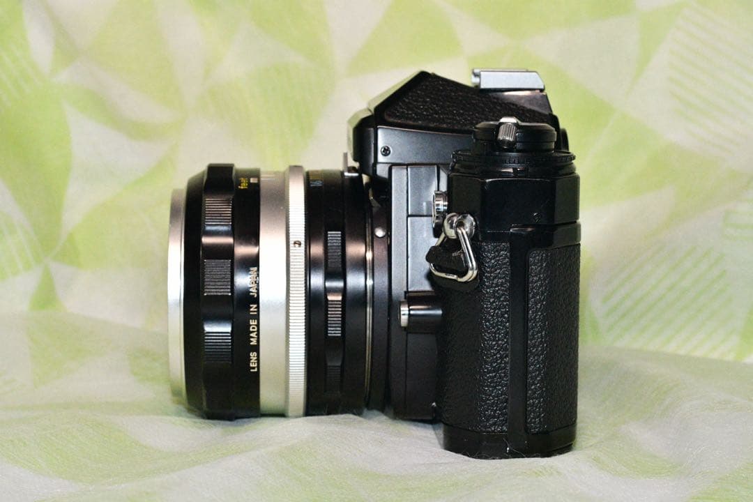 《美品・動作品》 Nikon FE + 標準レンズ付きフィルムカメラ　a0344