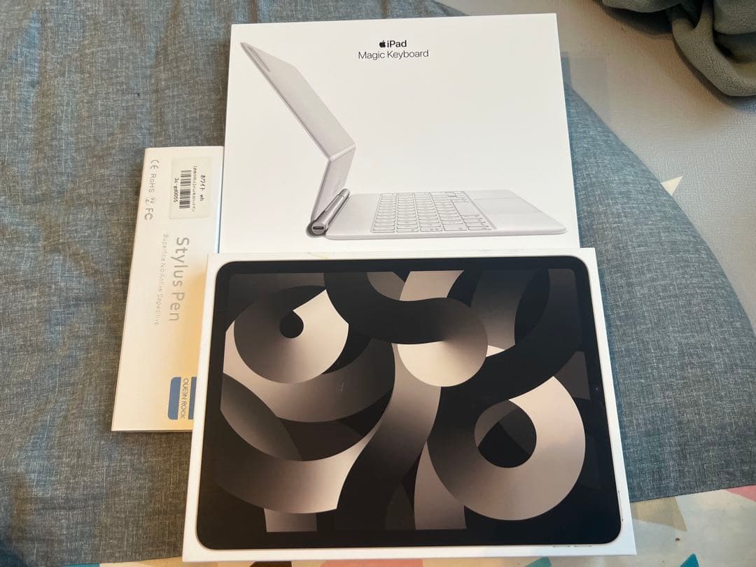 iPad Air 第5世代 256GB Wi-Fi+Cellular 付属品付き Apple iPad Air 10.9インチ 第5世代 Wi-Fi 256GB 2022年春モデル