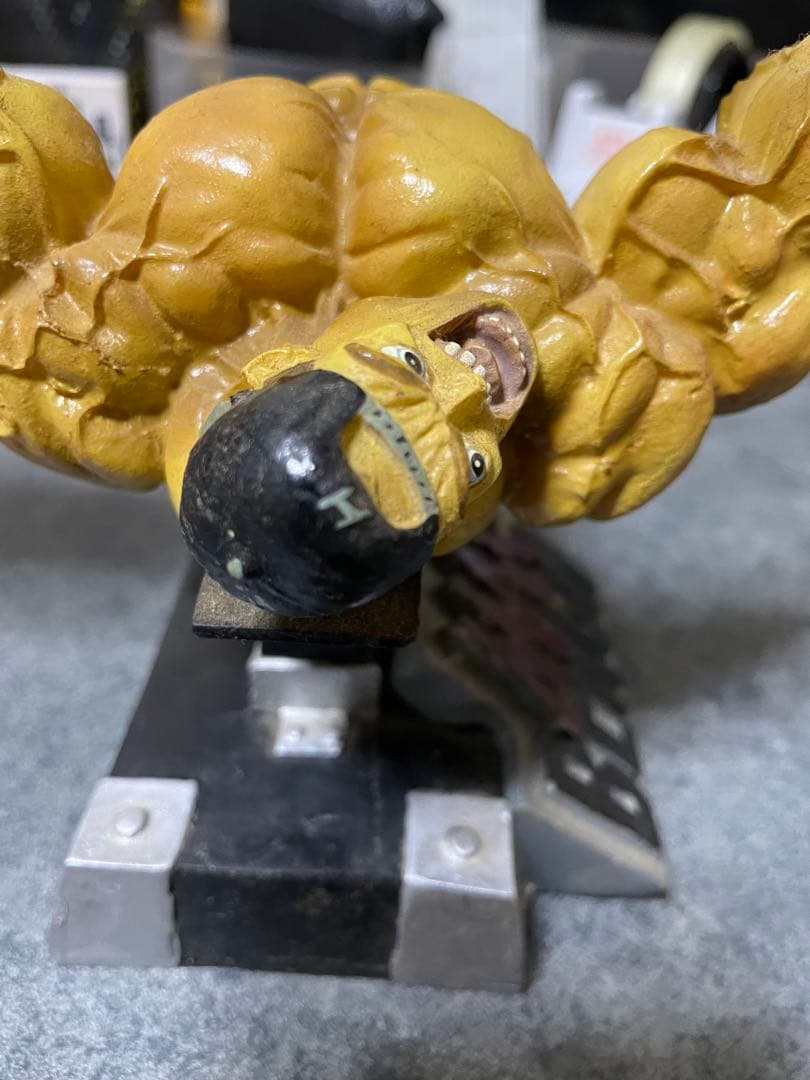 筋肉フィギュア バーベル持ち上げ