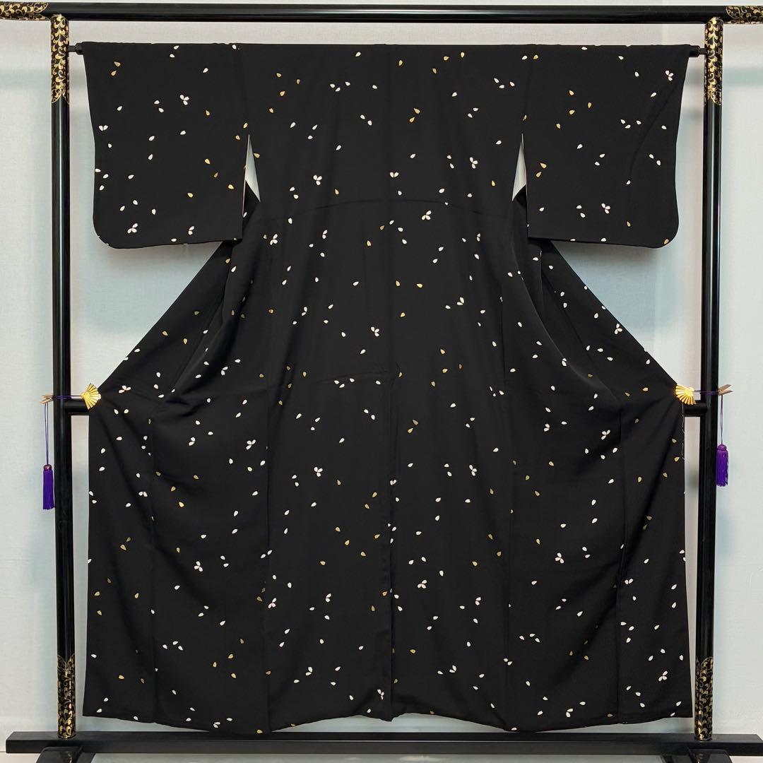 D218 桜 花弁 黒地 正絹 着物 袷 極美品 - メルカリ