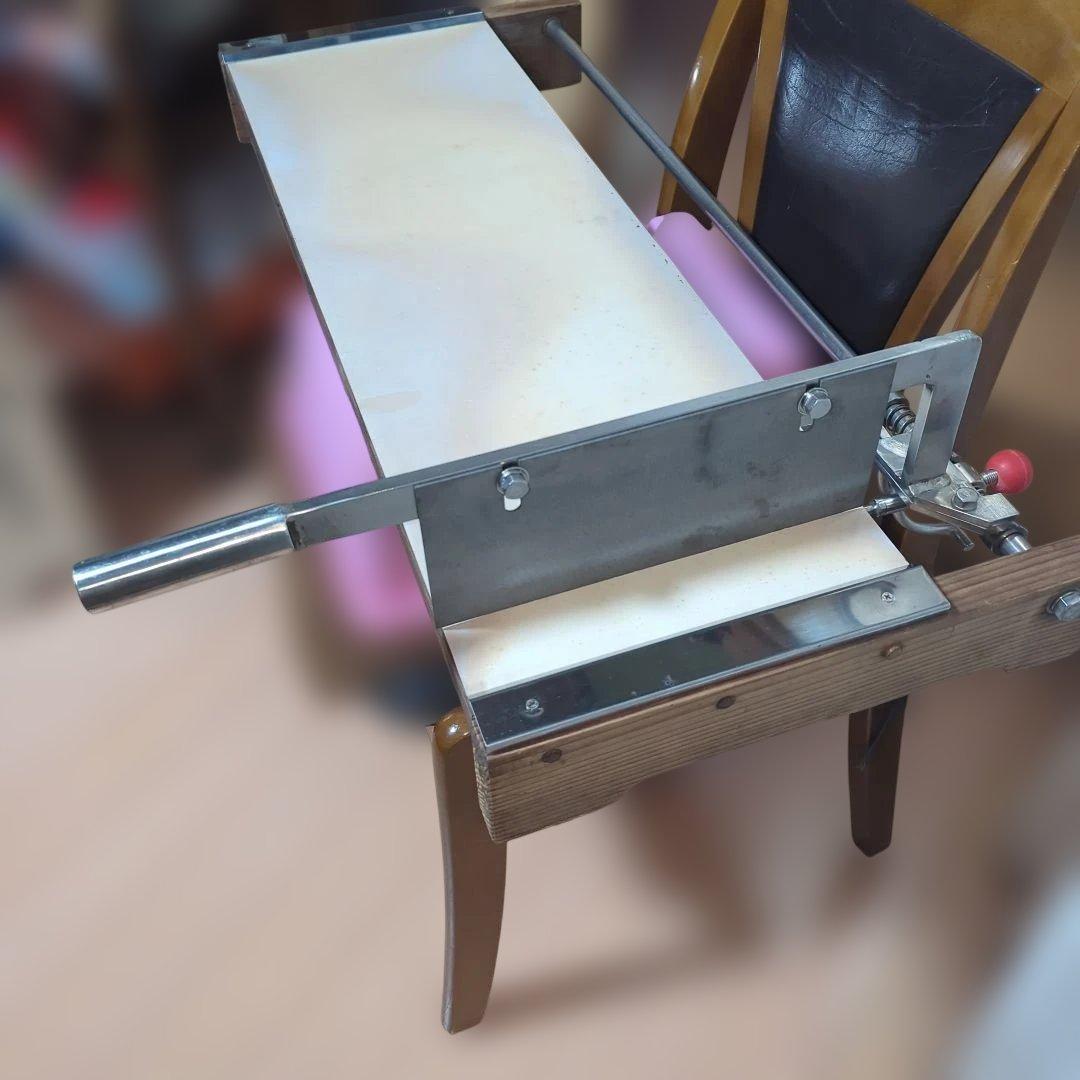 麺切りカッター 麺切り台 完動品 台の下部の横木が1
