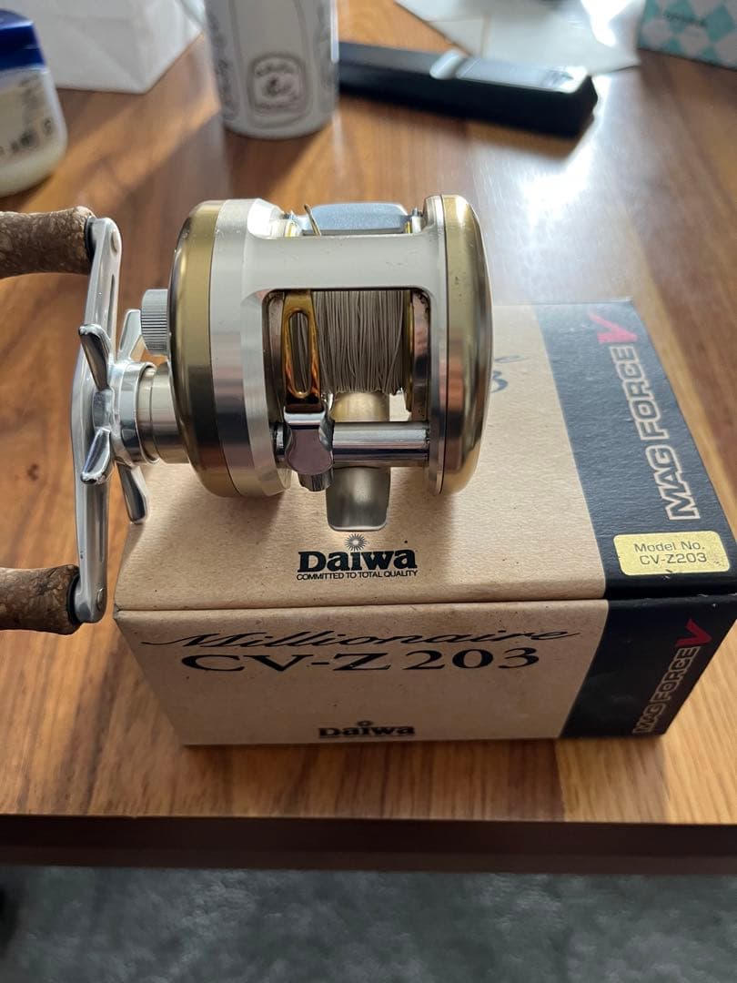ダイワ ミリオネアcv-z203右巻き - メルカリ