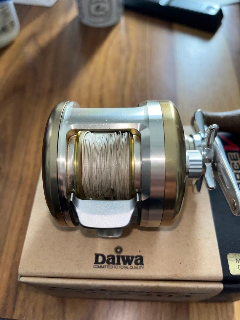 ダイワ ミリオネアcv-z203右巻き - メルカリ