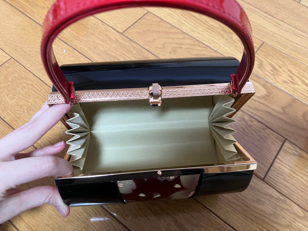 《振袖用》 草履バック 赤黒 桜柄