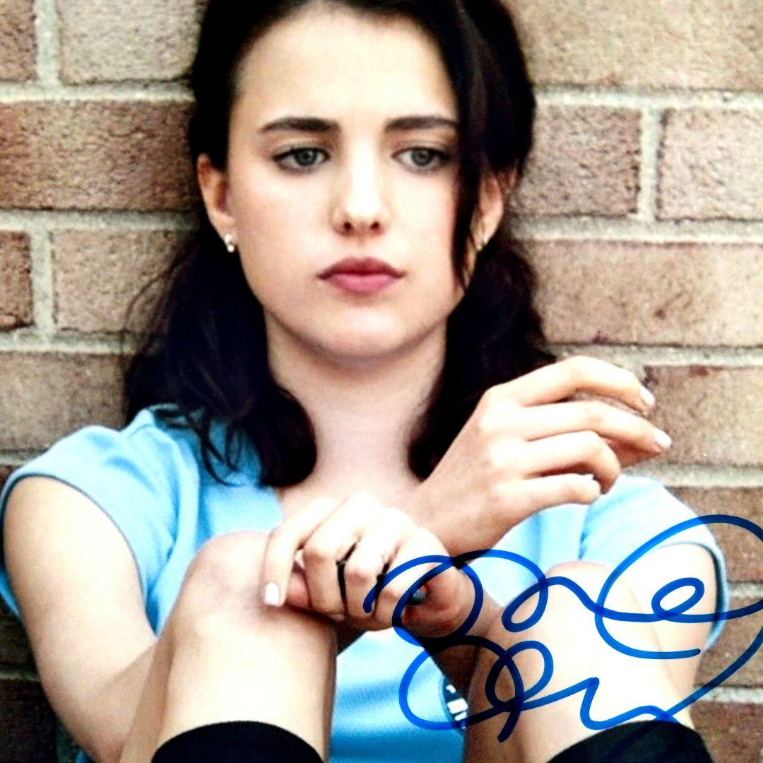 セール中…マーガレット・クアリー直筆サイン入り写真…Netflix…メイドの