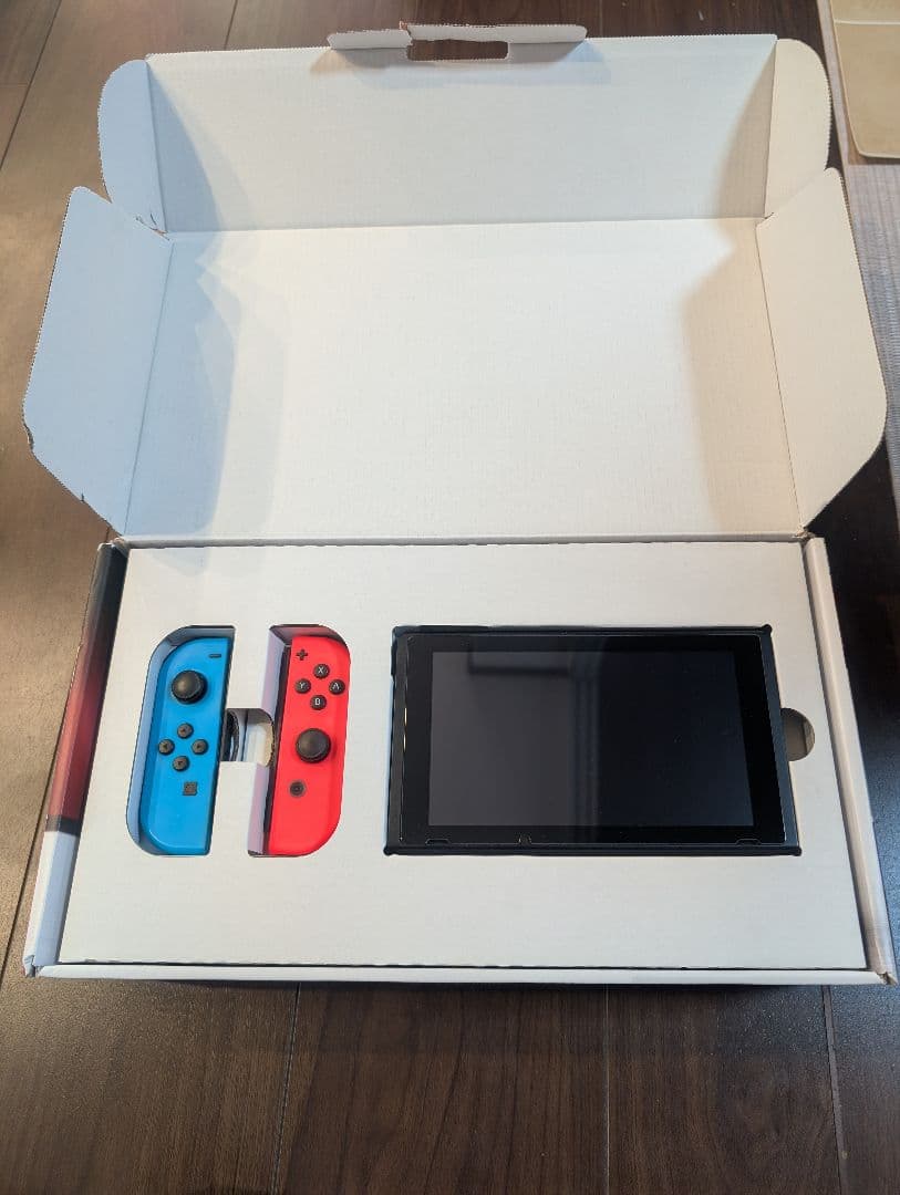 NintendoSwitch　本体　欠品無し　初期化済み