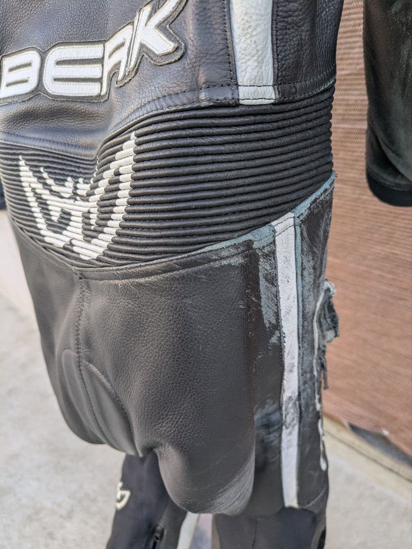 なべライダー様BERIK 2.0 ブラック/ホワイト革ツナギ - メルカリ