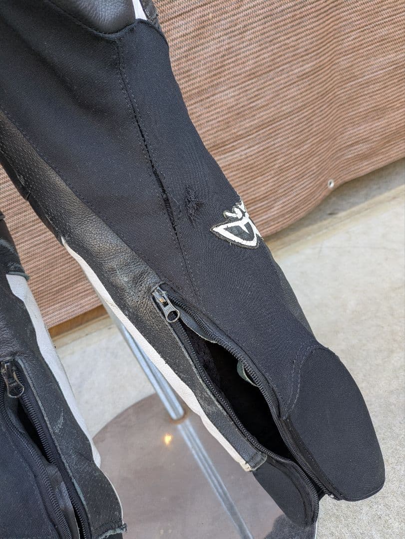 なべライダー様BERIK 2.0 ブラック/ホワイト革ツナギ - メルカリ