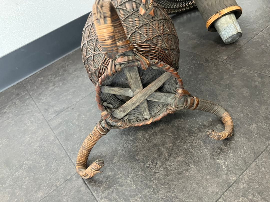 値下げ！古美術 生花 竹籠 花籠 唐物 花器 三足 古道具 籐の通販｜www