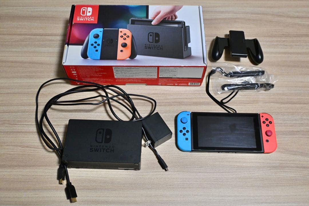Nintendo Switch 本体 通常版　箱付き Amazon.co.jp: Nintendo Switch 本体 (ニンテンドースイッチ) Joy-Con