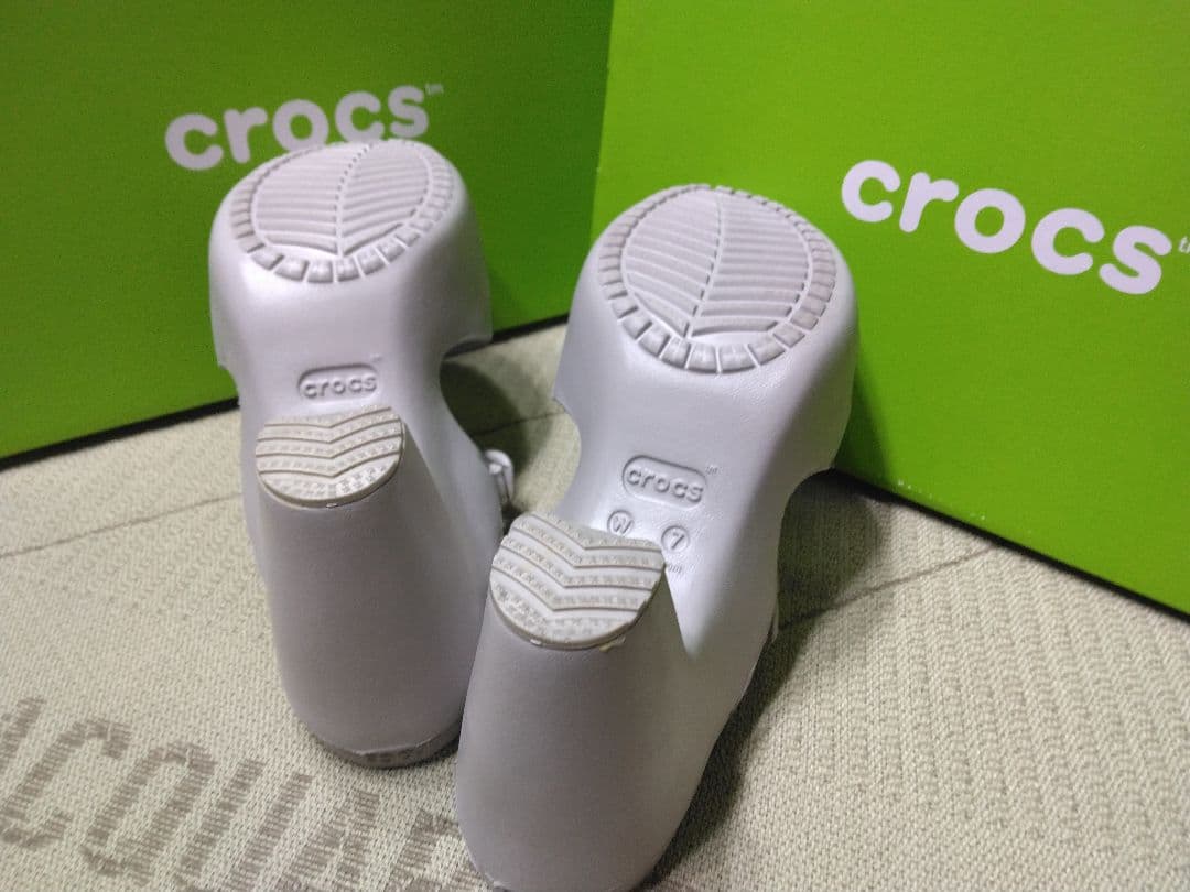 美品✴crocs クロックス✴サイプラス w7（サイズ23～23.5cm)