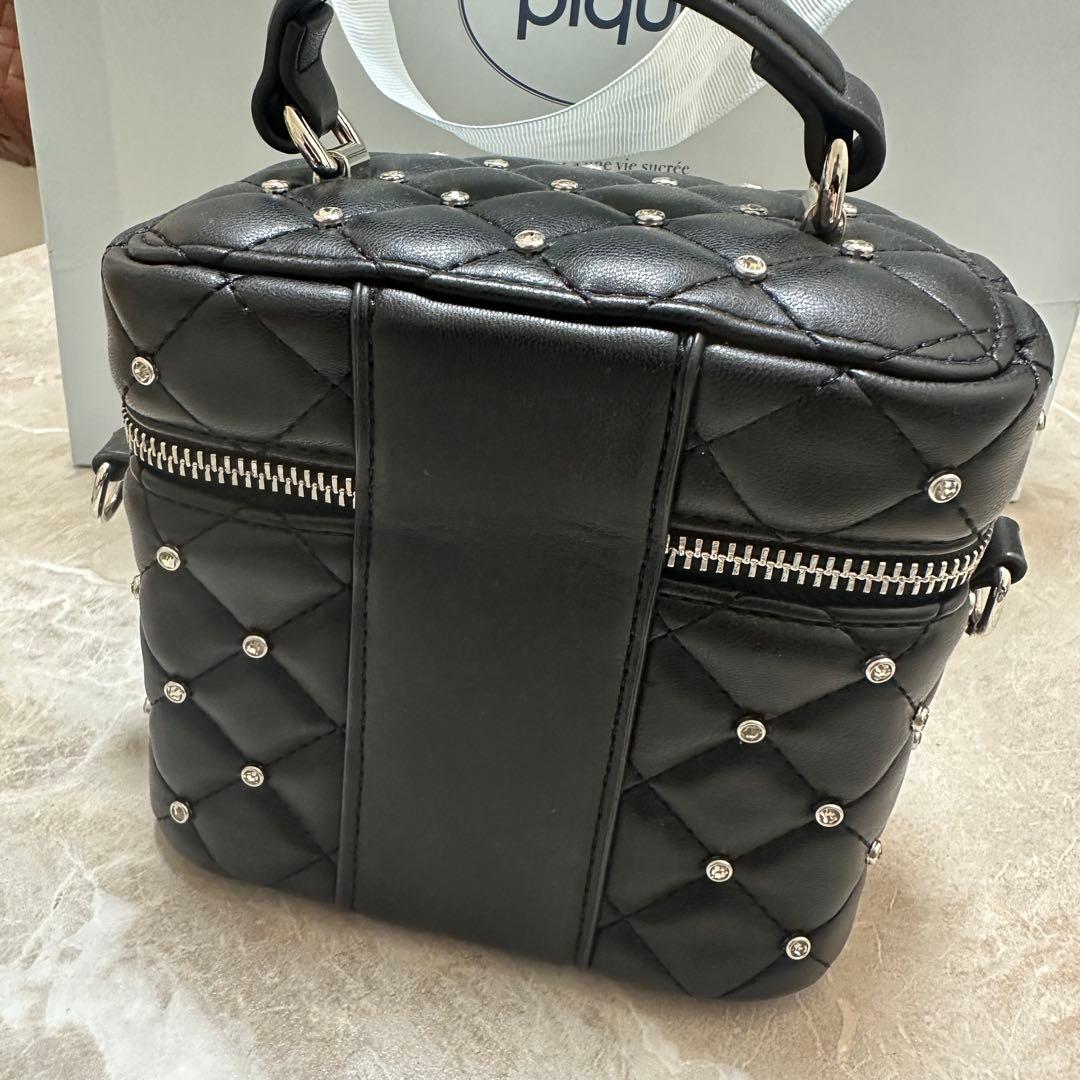 キルティングビジュースクエアミニバッグ - メルカリ