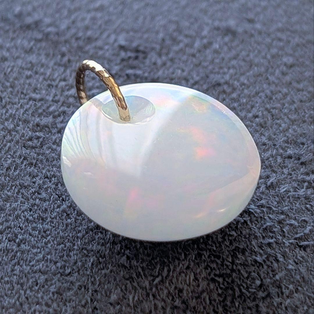 ♢pinkdog♢訳あり♢K18 ホワイトオパール 4.1ct チャーム