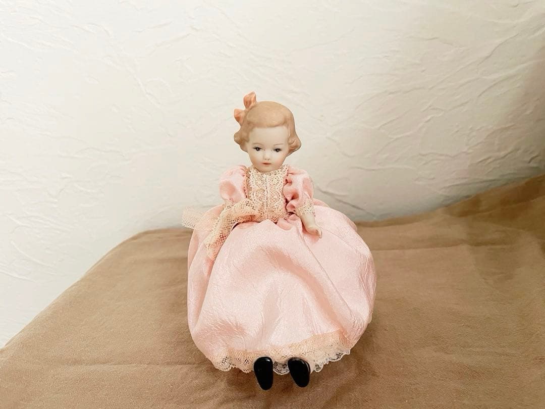 勿忘草　ビスクドール　ピンクッション 可愛いピンクッション ビスクドール作家、富野有紀子先生に