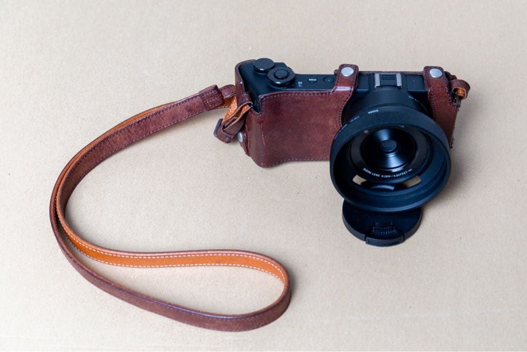 最終値下】sigma dp2 quattro 予備バッテリ/ケース•ストラップ - メルカリ