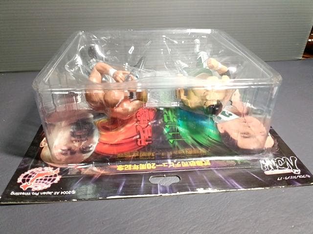 サイン付き 新品 武藤敬司 三沢光晴 フィギュアセット デビュー20周年