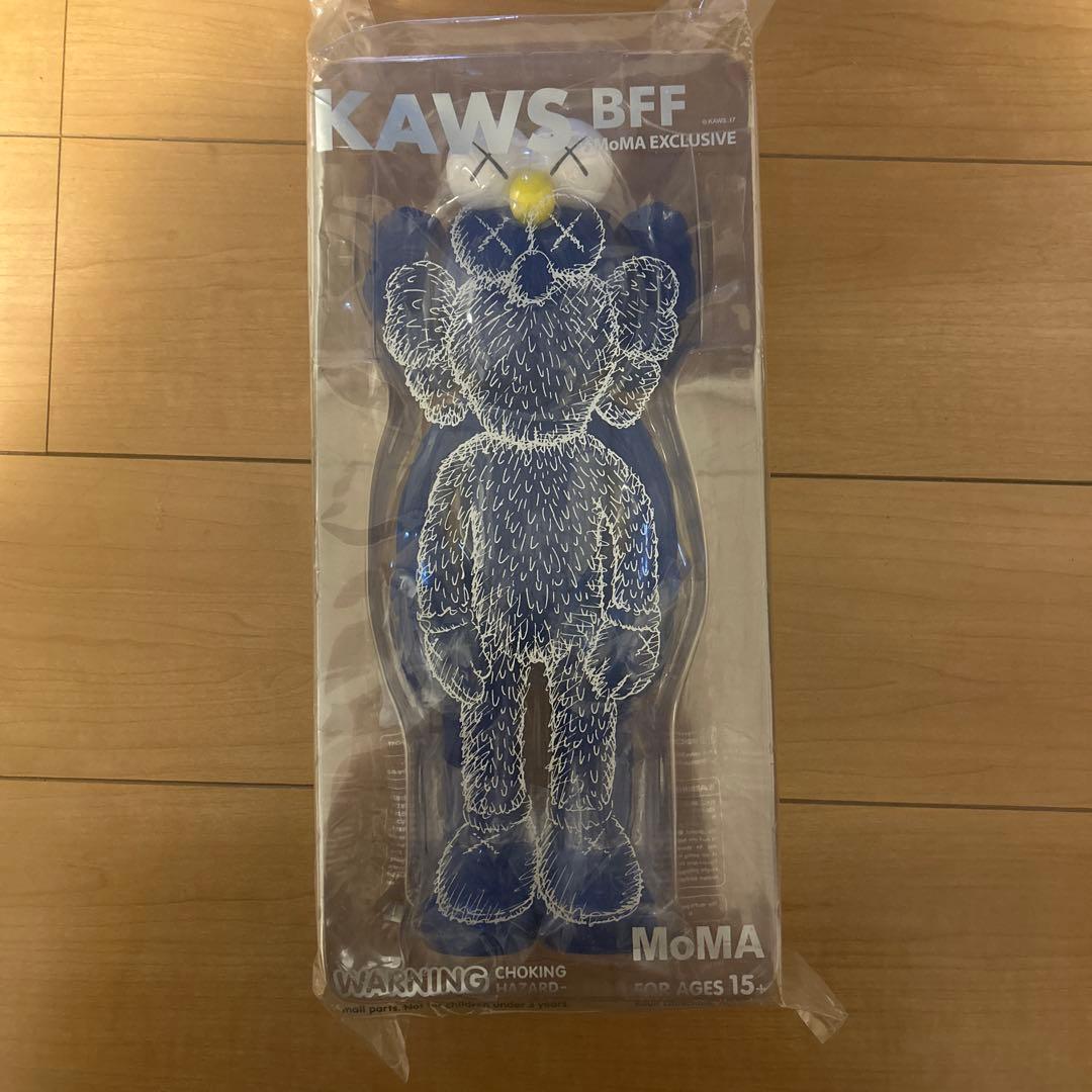 KAWS BFF MoMA EXCLUSIVE 15インチ　カウズ　真作　希少 MoMA Design Store】MoMAエディションが復活！人気アーティストKAWS