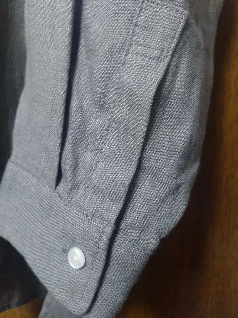 HUIS. 遠州織物 シャトルリネン バンドカラーワイドブラウスU104