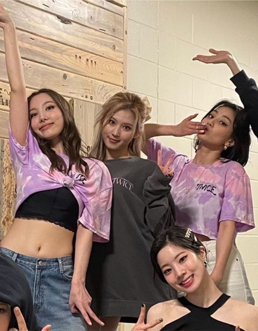 TWICE WORLD TOUR アメリカ 限定グッズ【Tシャツ05】L - メルカリ