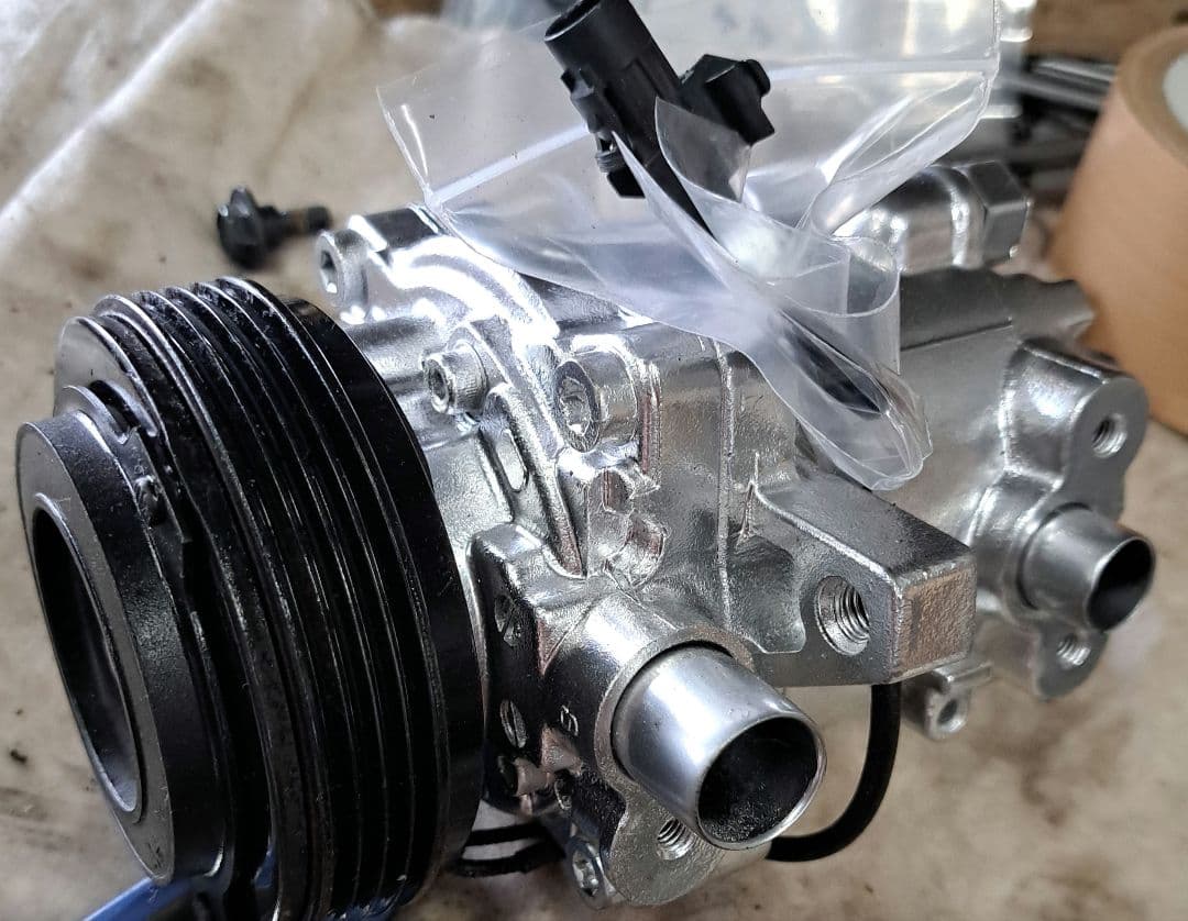 スズキエアコンコンプレッサ　ワゴンR　パレット　Oリング付き スズキエアコンコンプレッサ ワゴンR パレット Oリング付き スズキ