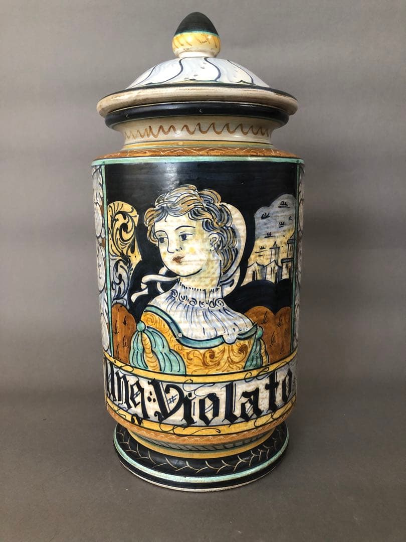 イタリア陶器　シシリア島タオルミナにて購入 イタリア、シチリア島タオルミーナ - 2023年7月13日： シチリア島の