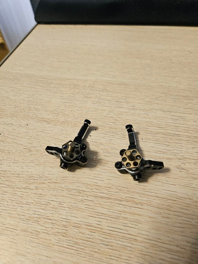 ヨコモ　ハイアッパーナックルとアクスルシャフト ヨコモハイアッパーナックル - メルカリ