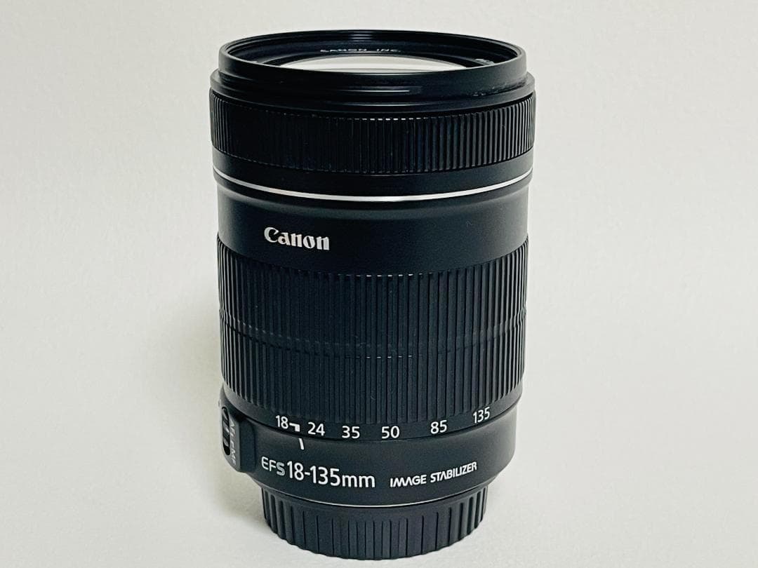 ★美品☆Canon キヤノン EF-S 18-135mm F3.5-5.6 IS