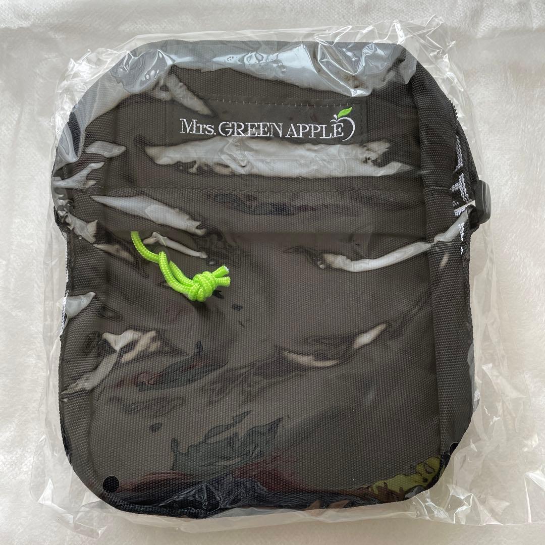 Mrs. GREEN APPLE フロントポケットミニショルダーバッグ - メルカリ