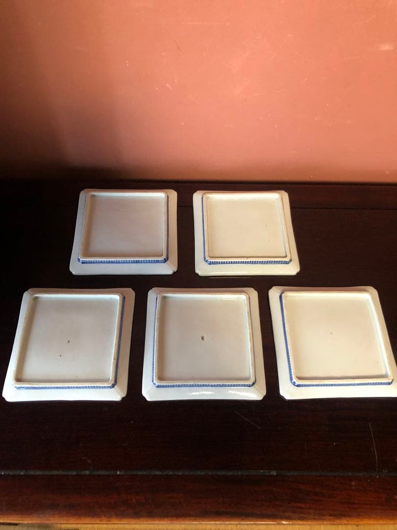 藍九谷もしくは藍鍋島の花鳥文隅入染付角皿5客桐箱入 - メルカリ