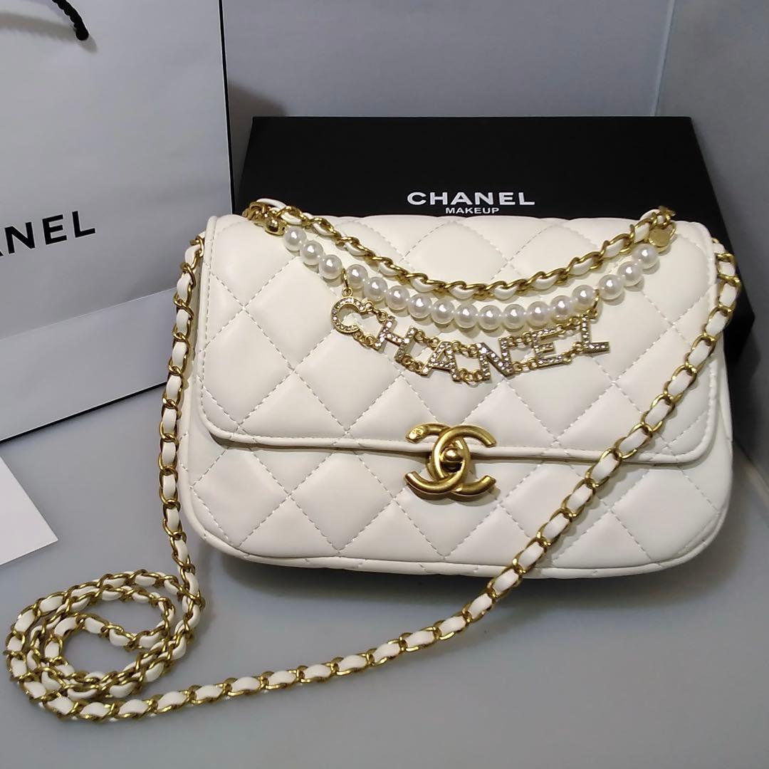 CHANEL 〈シャネル〉ノベルティ パールビジュー付 ホワイトショルダー