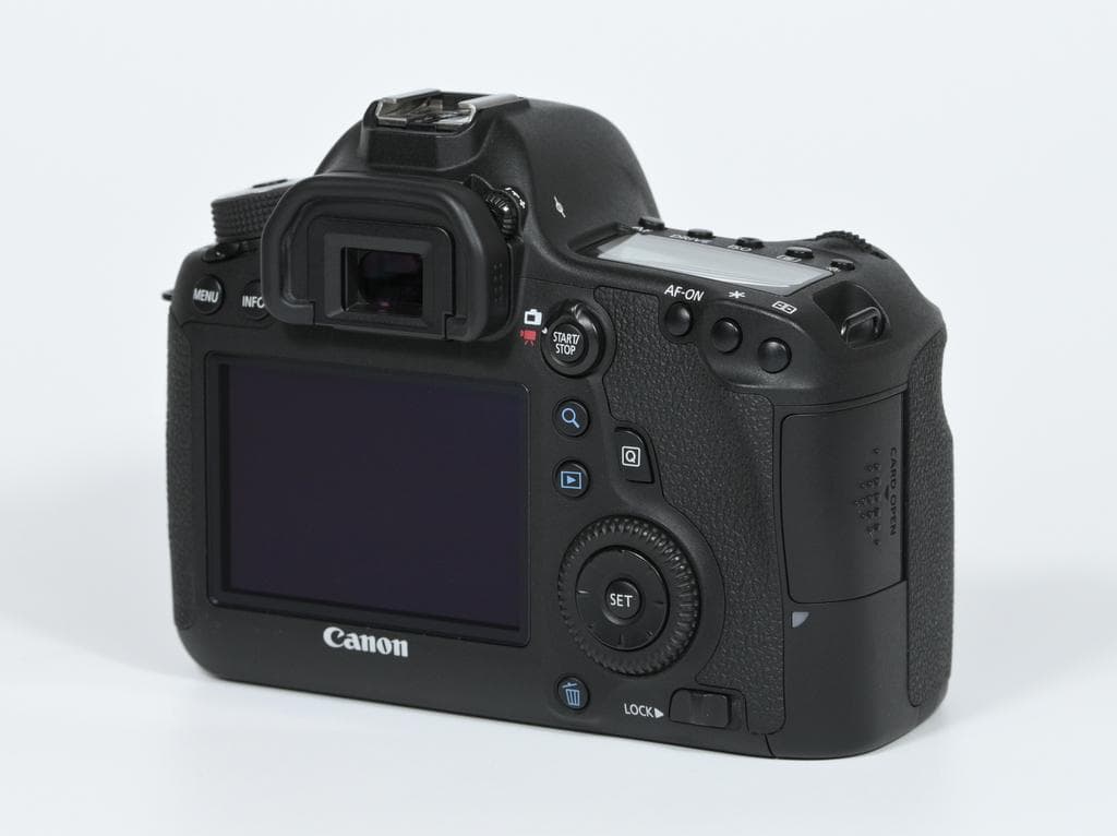 【超美品】 キヤノン　Canon EOS 6D ボディ 《ショット数4758》