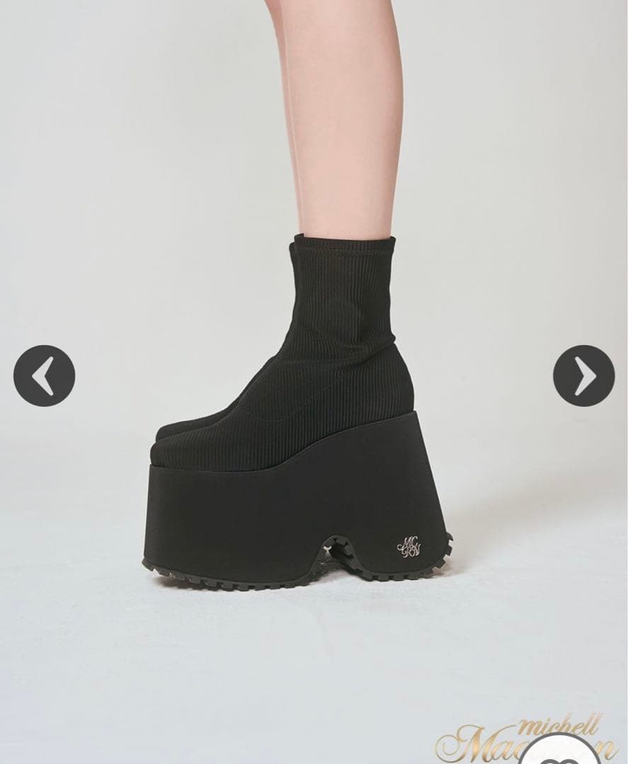 ミシェルマカロン 厚底ストレッチショートブーツ - メルカリ