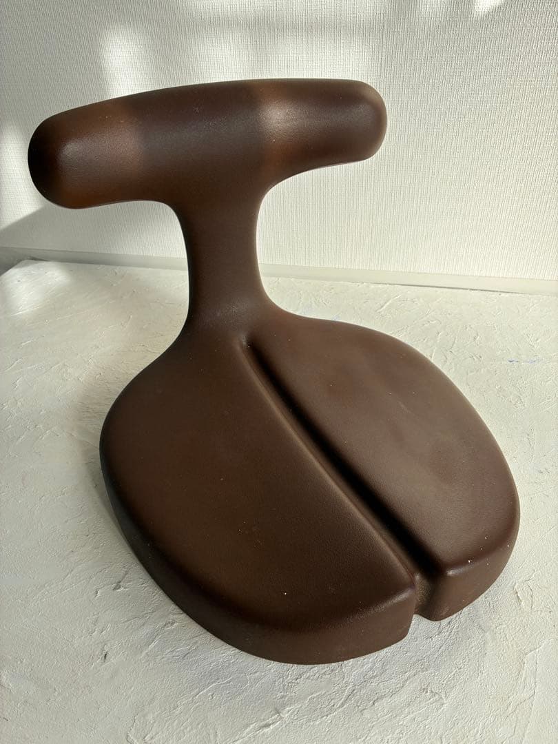 アーユルチェア・座椅子 アーユル - 床に坐骨で座れる座椅子は、子供部屋にも◎ 遊びながら自然