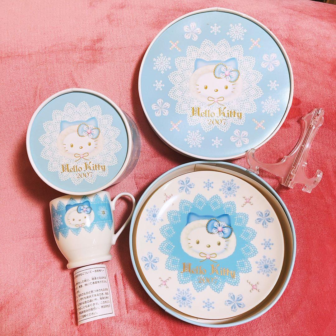 希少レア　ハローキティ　2007 記念プレート　マグカップ　スタンド付　サンリオ Amazon.co.jp: サンリオ (SANRIO) 「 ラテアート ハローキティ 」 立体