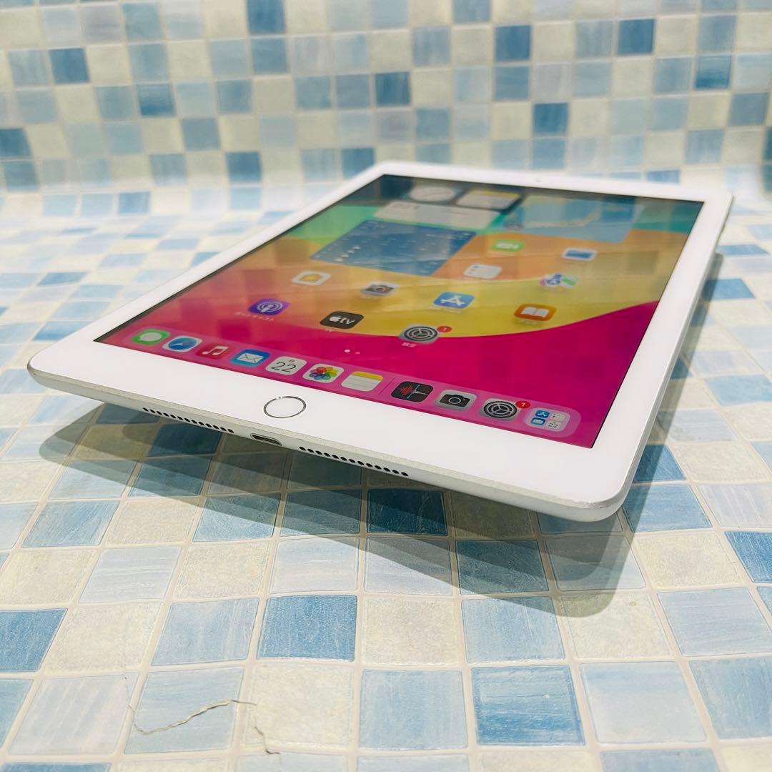 Wi-Fi iPad 第6世代 本体 32GB シルバー 電池良好 - メルカリ