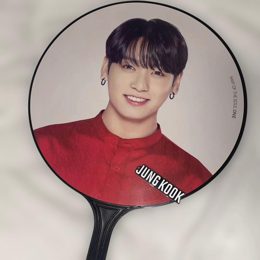 ジョングクうちわ - メルカリ