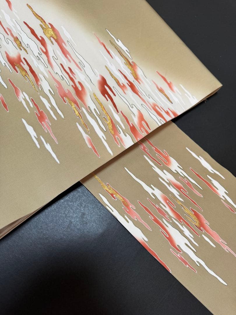 銘品新品】京都老舗銘店「ゑり善」高級塩瀬帯 ベージュ色「褄霞文様