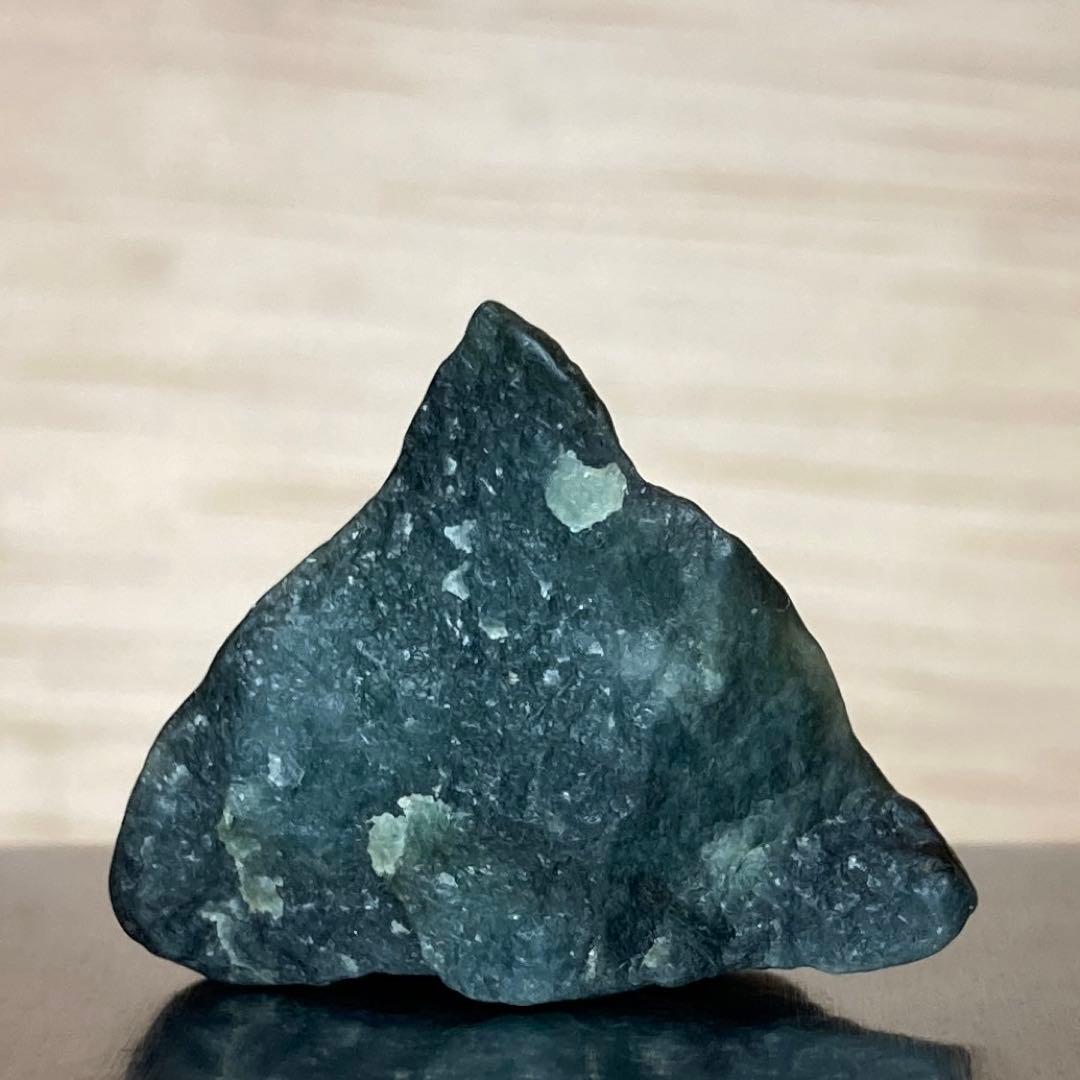 糸魚川翡翠　入りコン沢 茄子紺 翡翠　原石　5.2ｇ