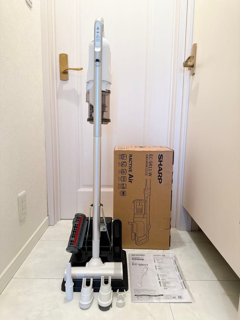 【さち様】シャープ EC-SR11 スティッククリーナー SHARP（シャープ） EC-SR11-B スティッククリーナー どこでもライトで