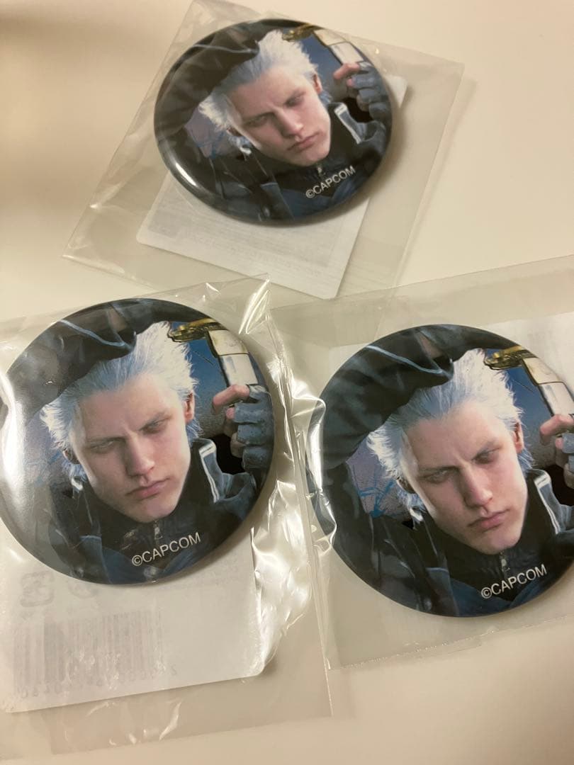 デビルメイクライ5 バージル 缶バッジ カプくじ E賞 - メルカリ