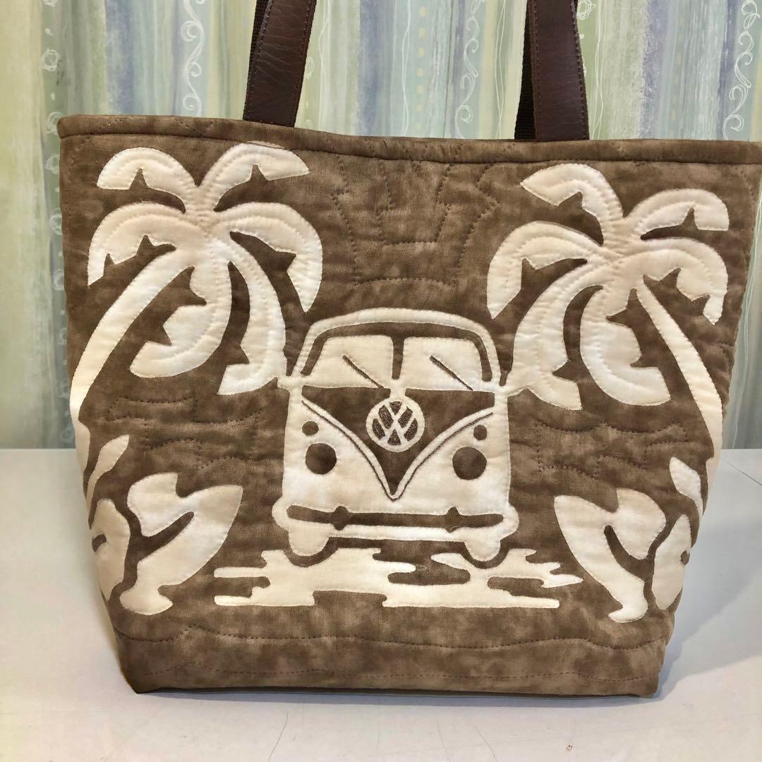 ハワイアンキルトバッグ ブラウンバスとサーフボード - メルカリ