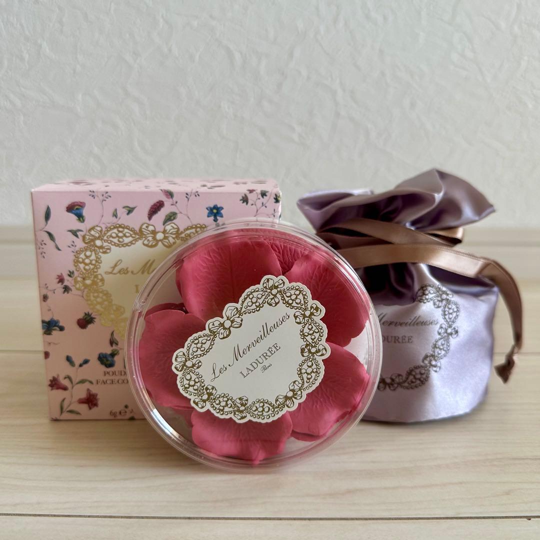 レ.メルヴェイユーズ ラデュレ ポット&花弁チーク&ブラシセット - メルカリ