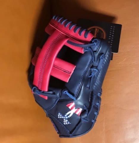 新品☆最高級USA限定発売☆星条旗ロゴ☆アンダーアーマー☆内野手