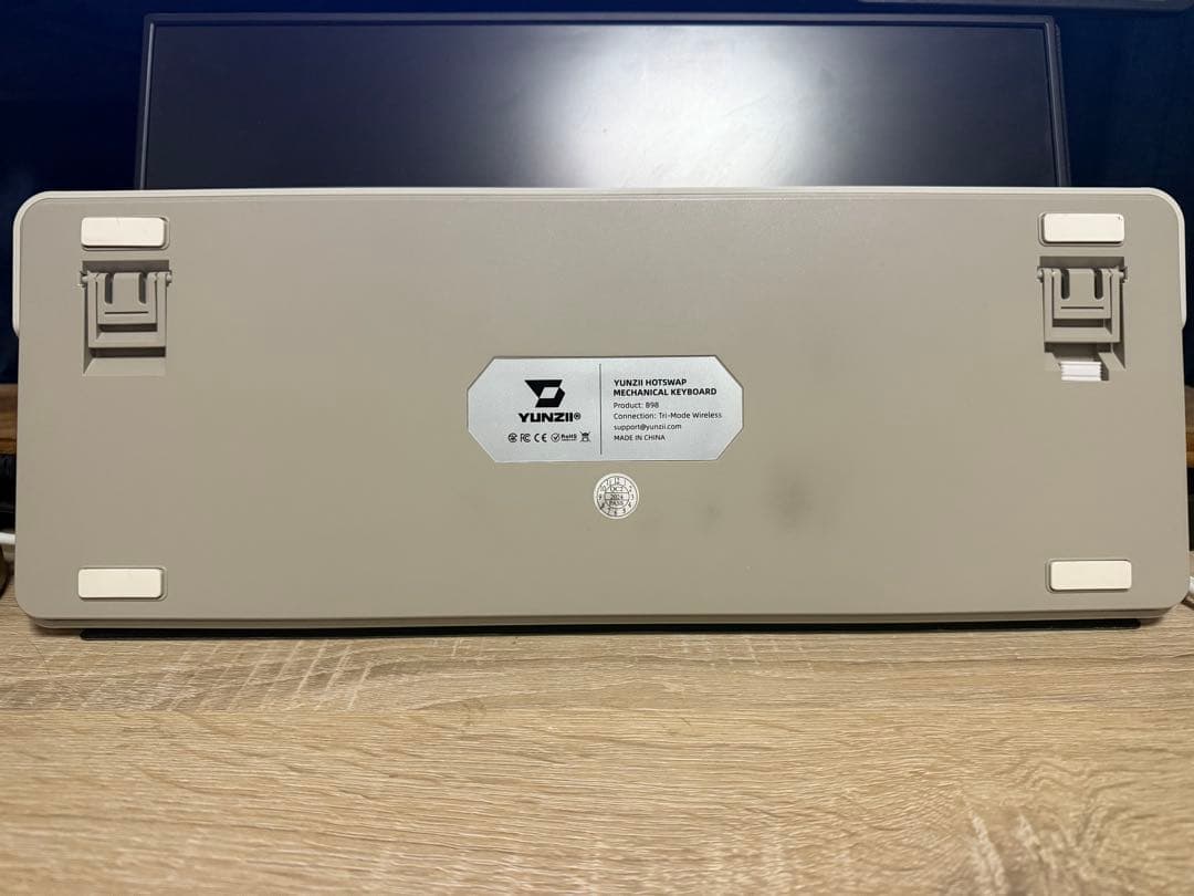 YUNZII B98 ワイヤレスメカニカルキーボード（キーキャップ変更