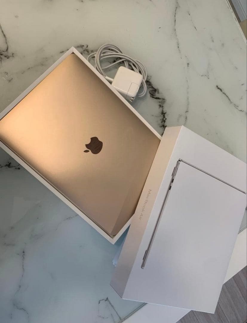 MacBook Air M1 8GB 13.3インチ Amazon.com: Apple MacBook Air Late 2020 with Apple M1 Chip (13.3