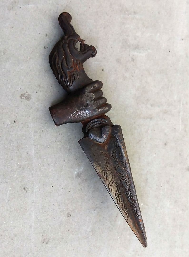 仏教法具 プルパ チベット密教 鉄製 アンティーク 呪具 霊具 ヴィンテージ Amazon｜チベット密教法具 独鈷杵 本格派 プルパ 金剛杭 ブルパ 鉄 銅