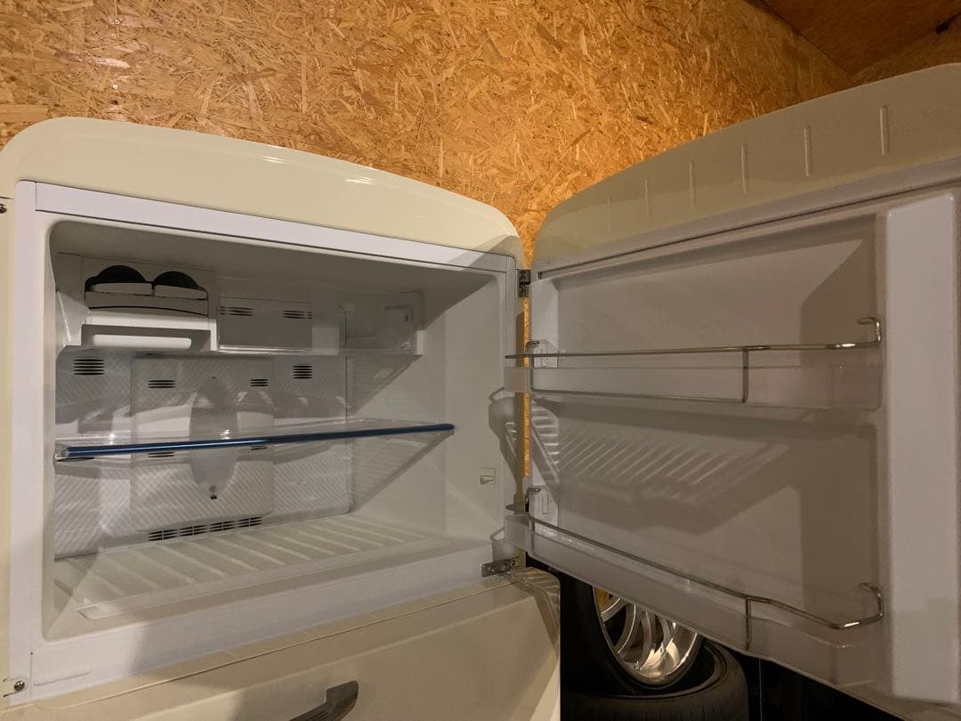 SMEG（スメッグ）社製冷凍冷蔵庫 クリーム 100V FAB50P 右開き - メルカリ