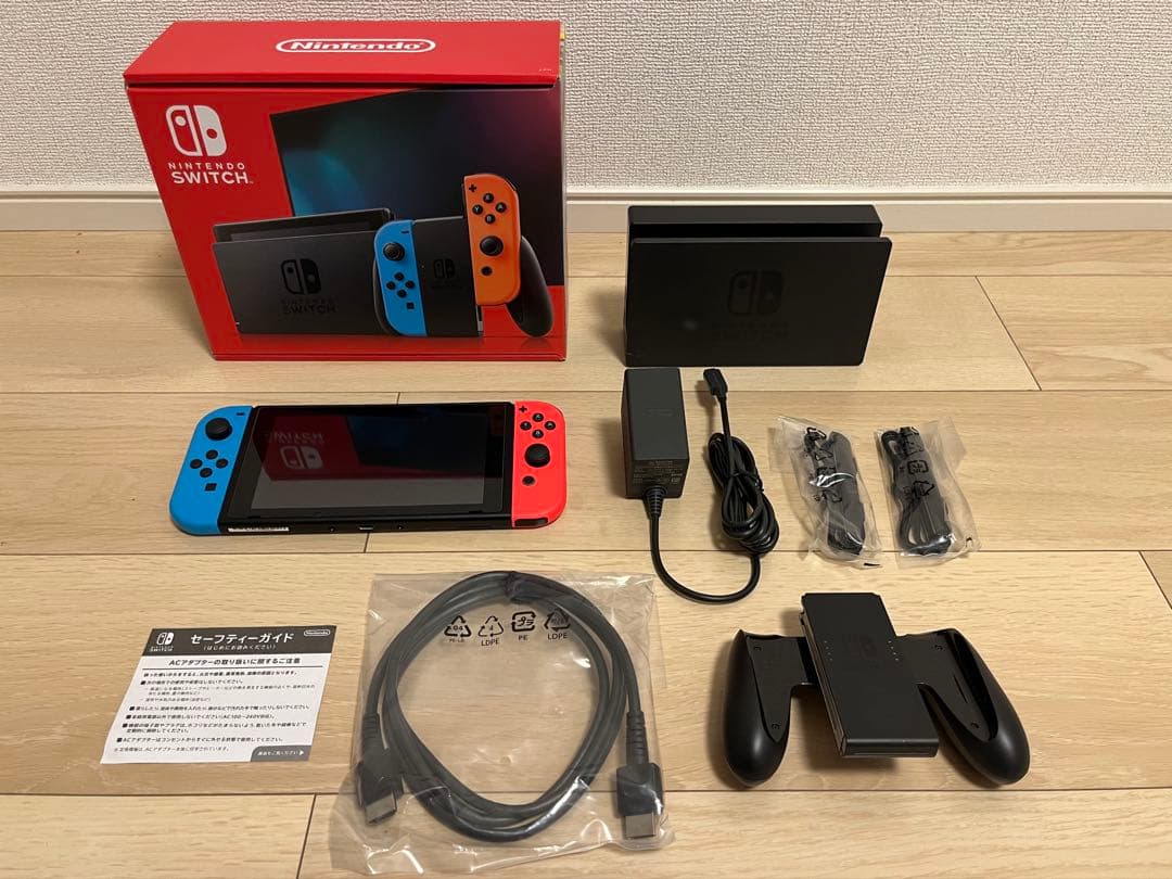 Nintendo Switchネオンレッド/ネオンブルー 本体　値下げしました Nintendo Switch ネオンブルー・ネオンレッド 任天堂 ゲーム機 本体